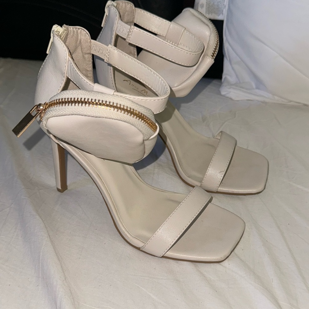 Used beige Anne Michelle heels